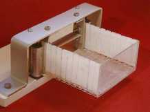 voll herausgezogener Rollkasten mit Aufrollmechanismus